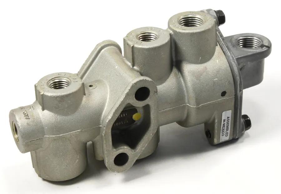 BEN 065706 | Bendix TP-3DC Tractor Protection Valve | Traction.com