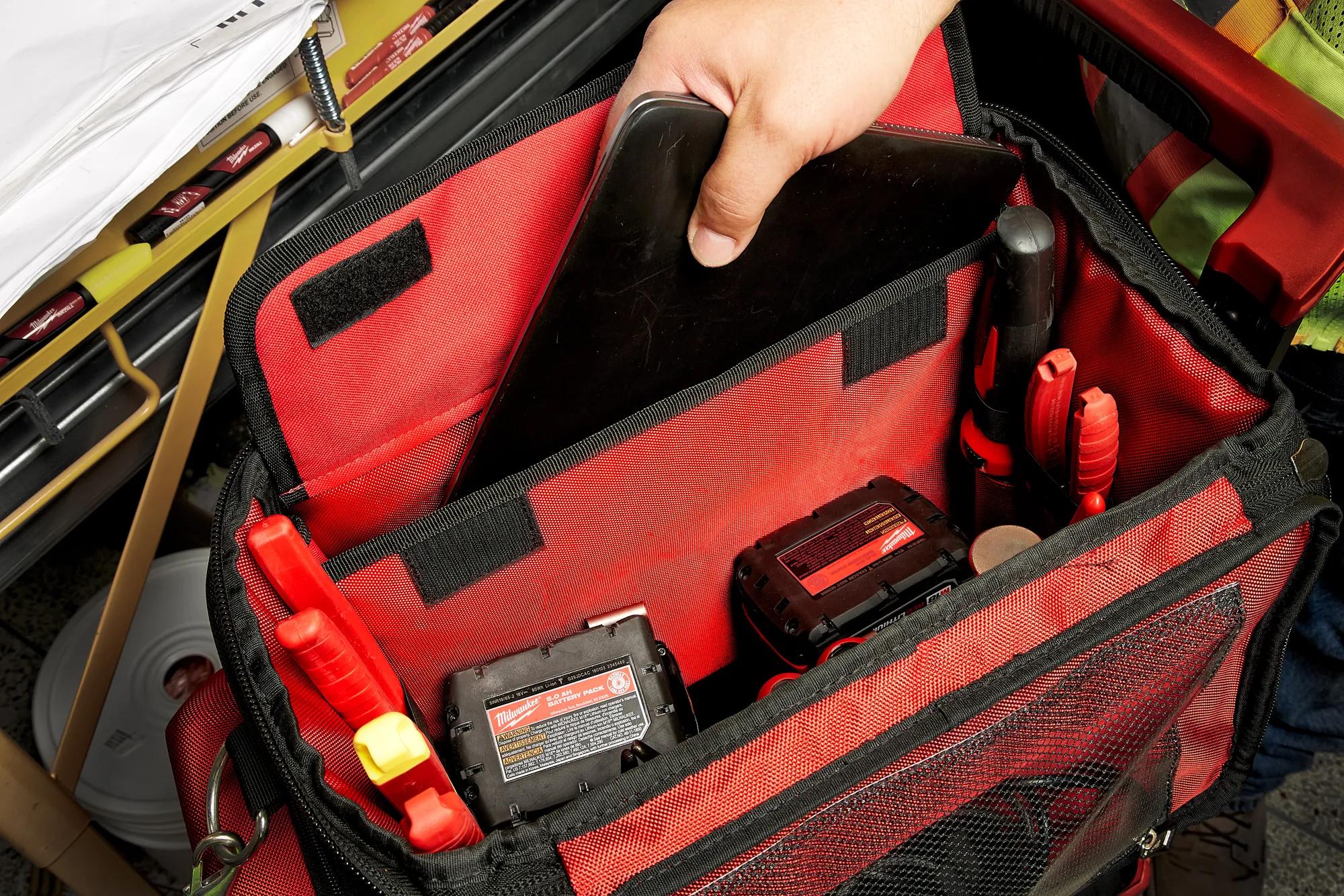 MWK 48228300 | PACKOUT TECH BAG | Traction.com